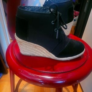 Woman's size 6.5  canvas cork wedge shoes asking $40